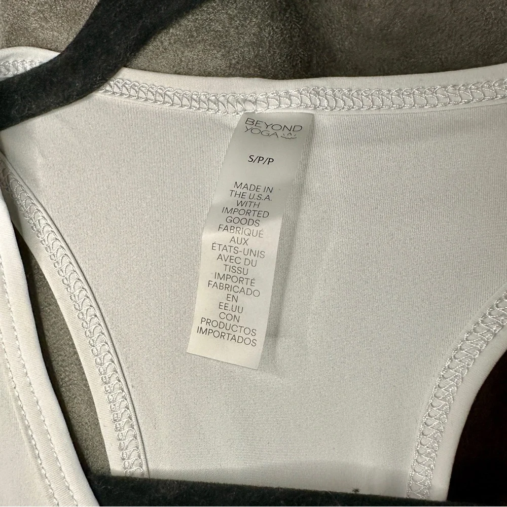 BEYOND YOGA POWERBEYOND Lite Resilient Tank - Grey Mist (Size S) Athleisure - Picture 7 of 8